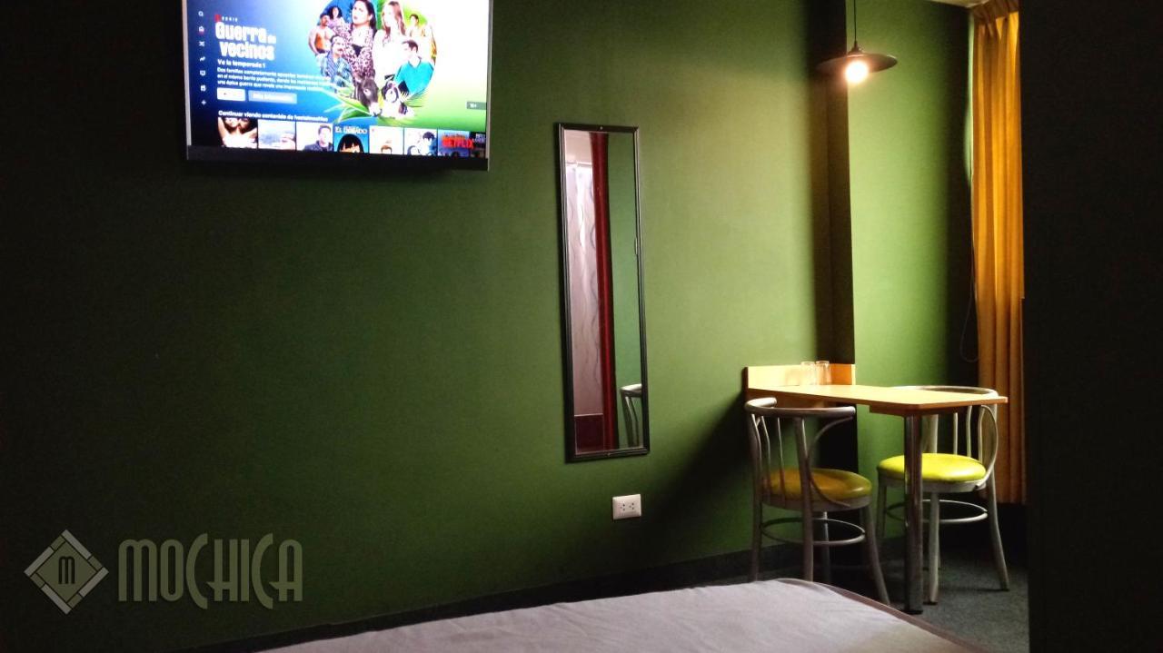 Hostal Residencial Mochica リマ エクステリア 写真
